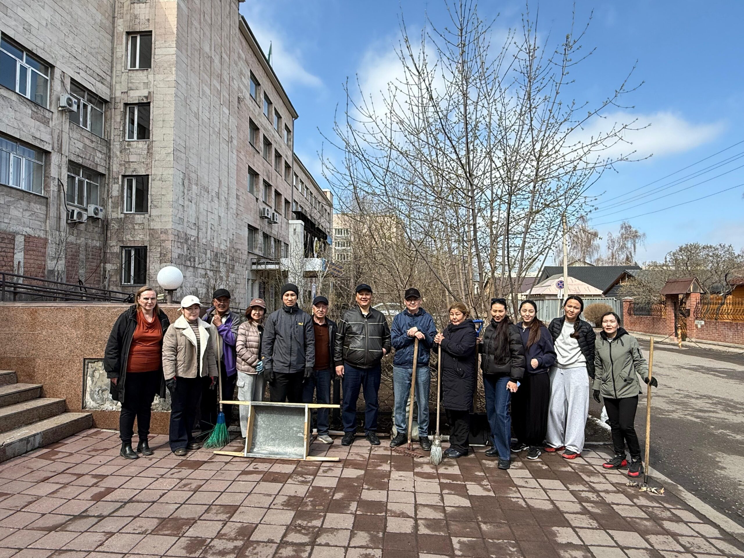 Субботник в рамках экологической акции”Таза Қазақстан”