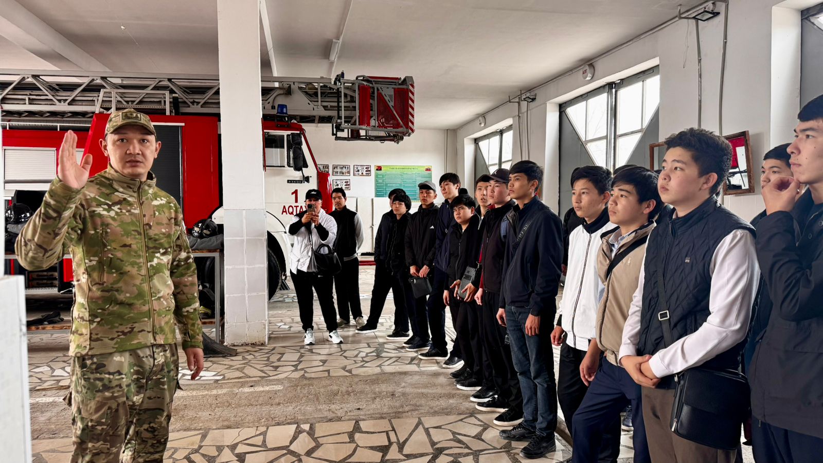 Знакомство с профессией: студенты посетили пожарную часть и музей