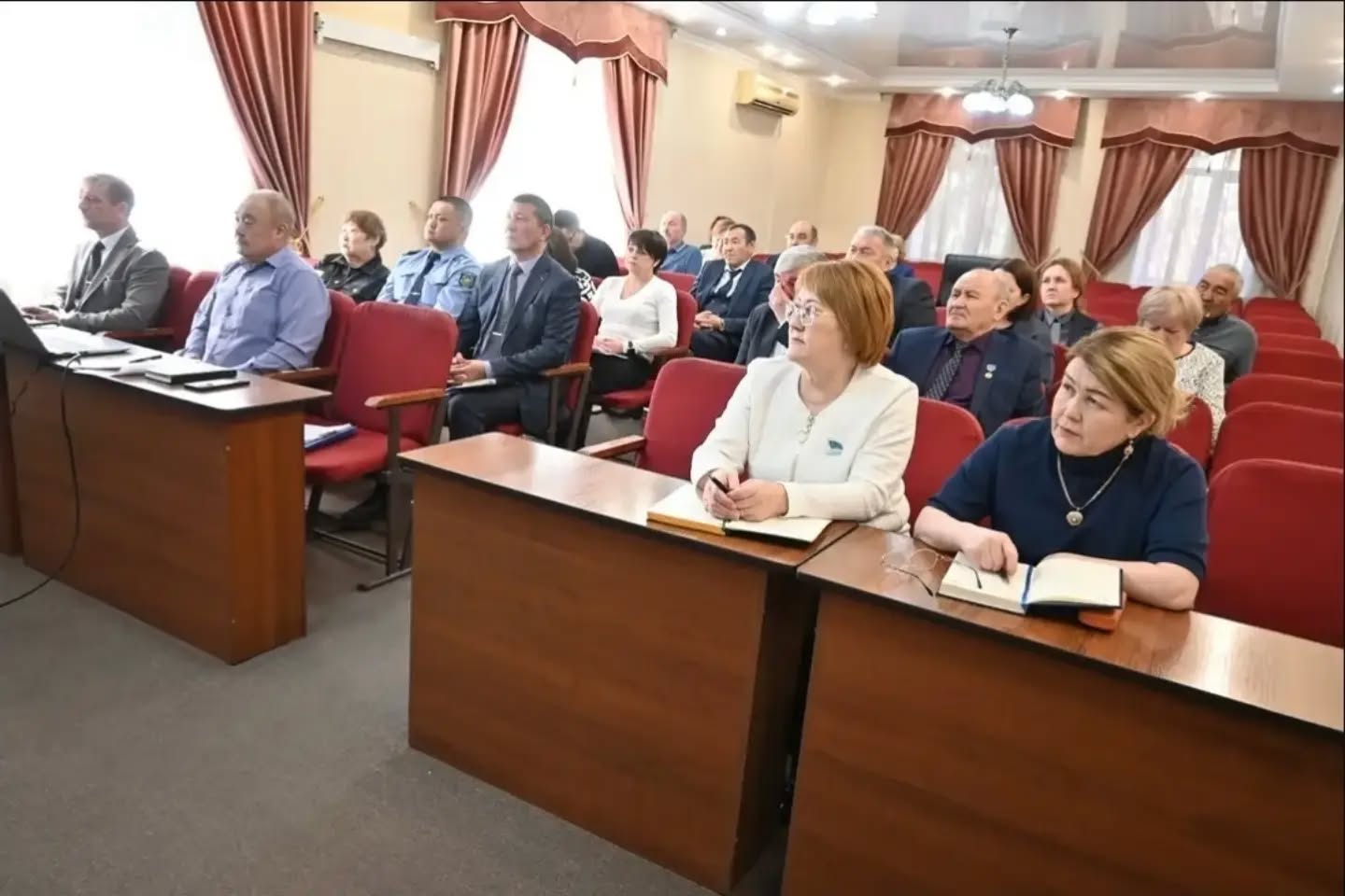 Приняла участие в заседании Общественного совета Сандыктауского района.