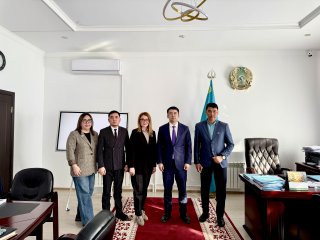 АКИМ РАЙОНА ПРИНЯЛ РУКОВОДИТЕЛЯ АКТЮБИНСКОГО ОБЛАСТНОГО ФИЛИАЛА ПАРТИИ «БАЙТАҚ»