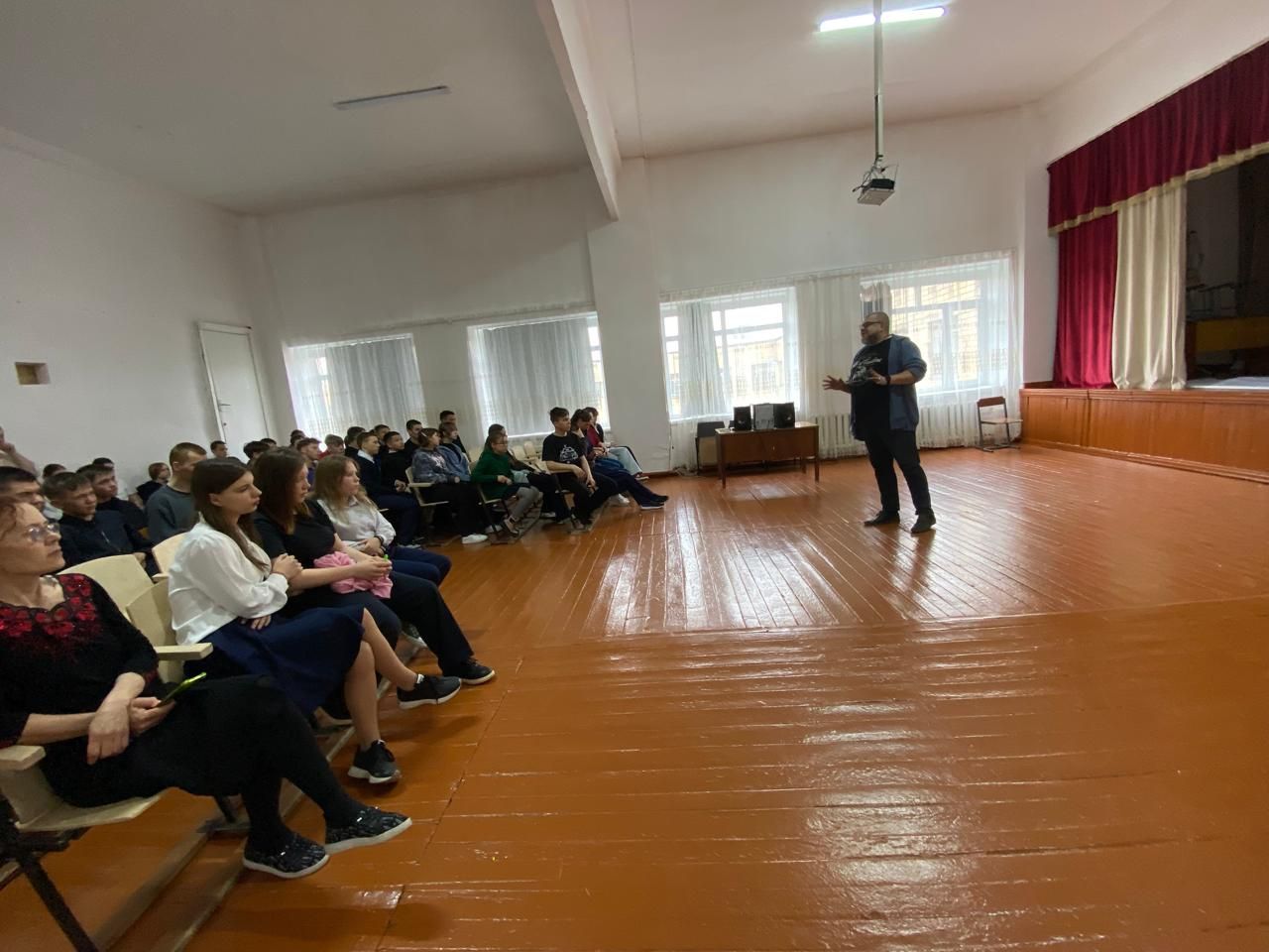 Информационно-разъяснительная работа