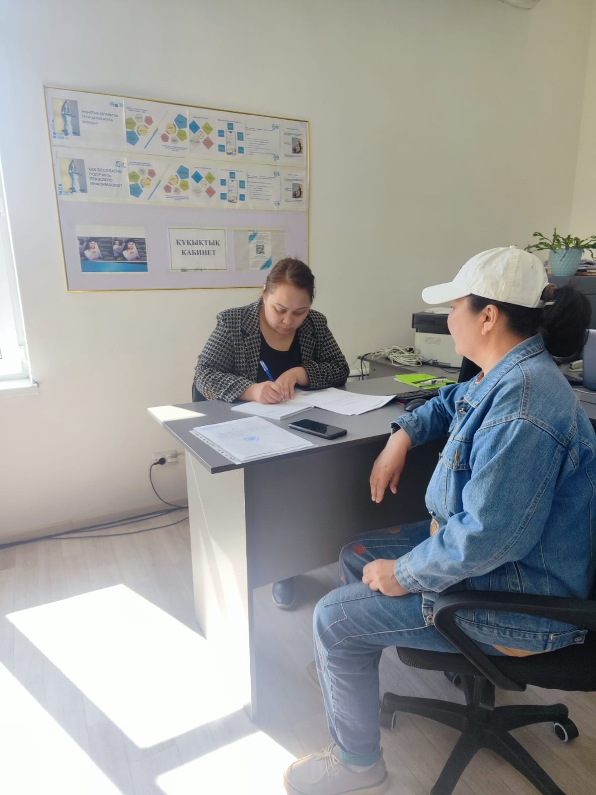 Оказана правовая помощь через” кабинет права”