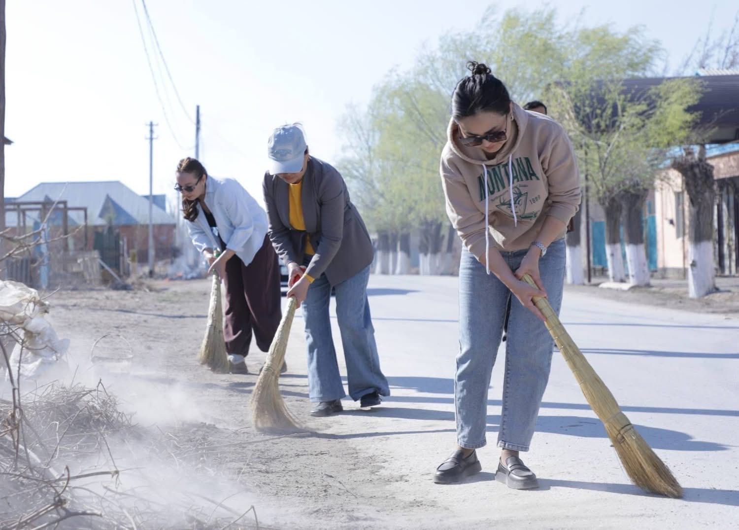 “ЧИСТЫЙ КАЗАХСТАН”: ПРОДОЛЖАЕТСЯ ВЕСЕННЯЯ УБОРКА