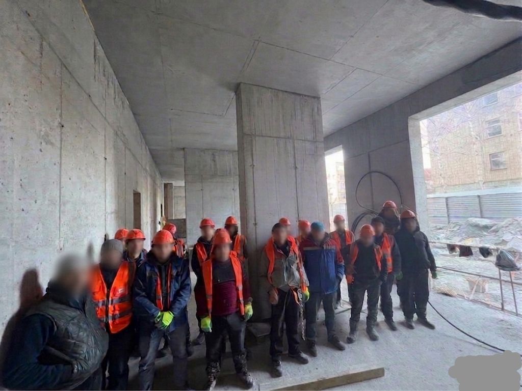 Вне закона: в ВКО на строительном объекте выявлены 22 нелегала