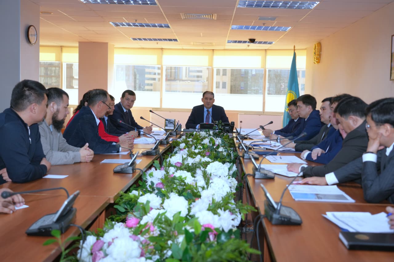 В Министерстве транспорта РК обсудили ход модернизации железнодорожных вокзалов в Жамбылской области