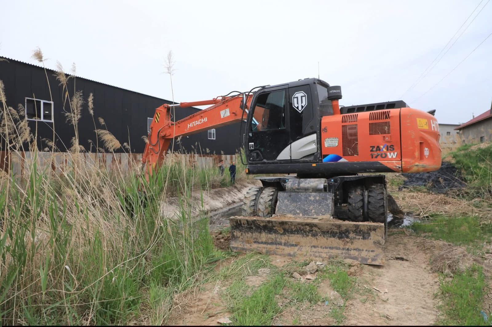 В САРЫАГАШЕ В ЭТОМ ГОДУ ОЧИСТЯТ БОЛЕЕ 200 КИЛОМЕТРОВ ВОДОПРОВОДНЫХ КАНАЛОВ