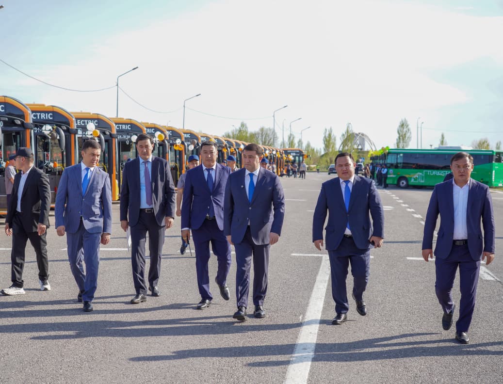 В ТУРКЕСТАНЕ ПРЕЗЕНТОВАЛИ 35 СОВРЕМЕННЫХ ЭЛЕКТРОАВТОБУСОВ