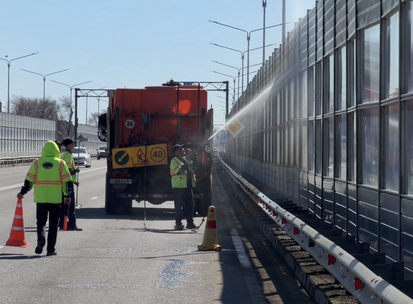 Работы по улучшению качества дорог продолжаются