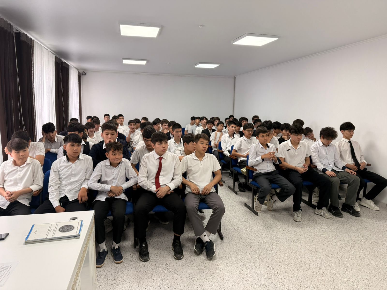 Полиция Кызылорды проводит разъяснительную работу по профилактике интернет-мошенничества в учебных заведениях