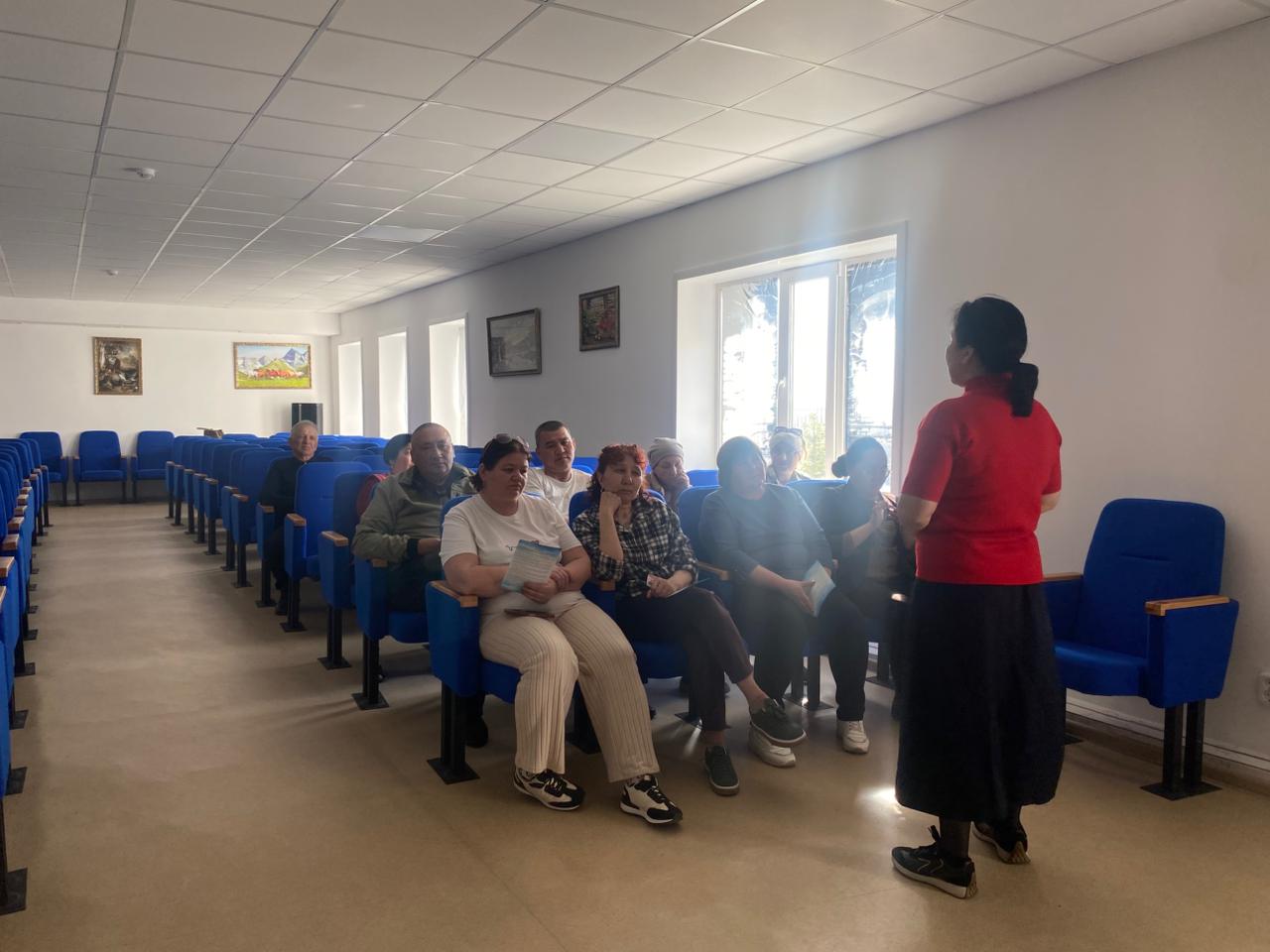 Беседа с жителями села Бузулук касательно религиозной терпимости