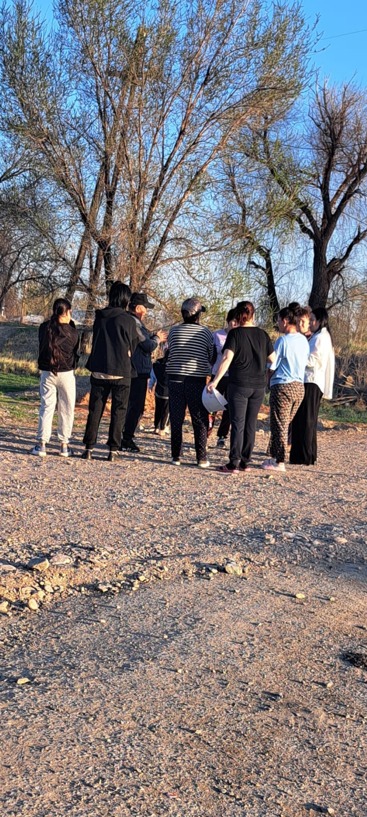 Собрание по вопросам соблюдения чистоты и вывоза отходов на улице Каптагаева