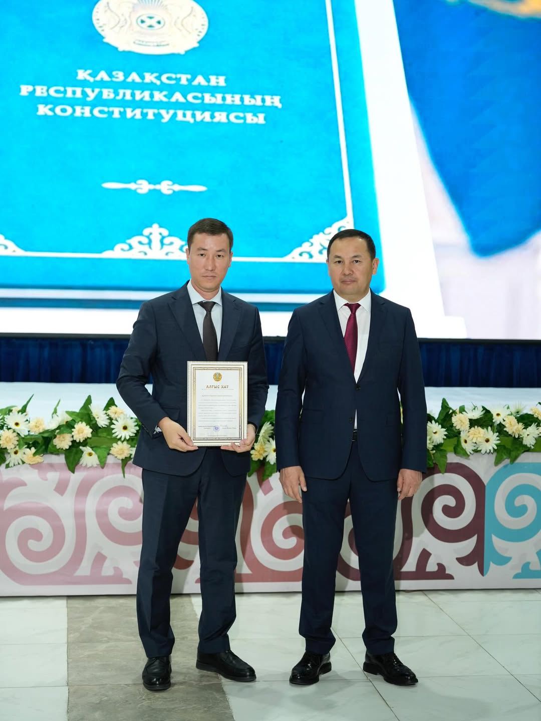 Руководитель управления молодежной политики города Шымкент Азамат Парманов награждён Благодарственным письмом Президента Республики Казахстан Касым-Жомарта Токаева.