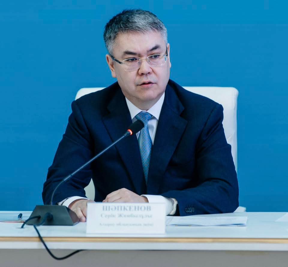 «КҮШТІ КОНСТИТУЦИЯ — КҮШТІ МЕМЛЕКЕТ»: встреча акима Атырауской области с представителями общественности региона