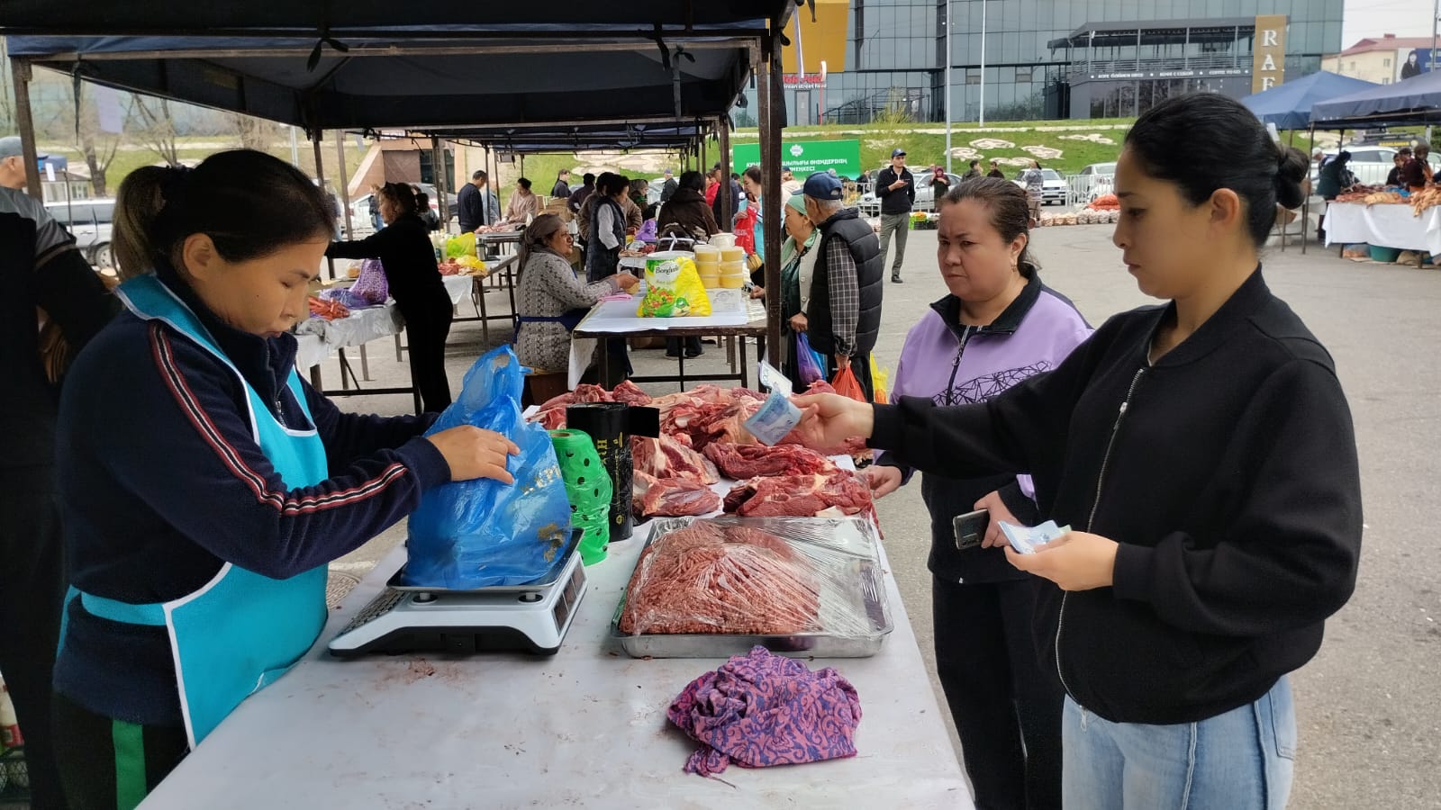В Таразе прошла очередная ярмарка