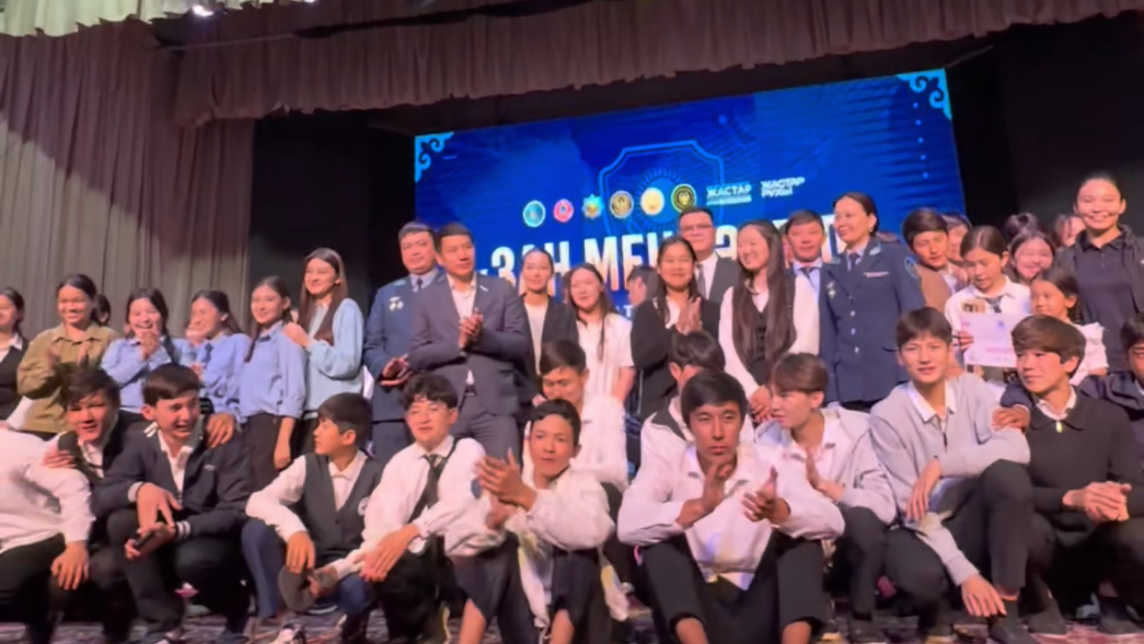 В Уйгурском районе для школьников провели правовой час по профилактике наркопреступности и киберугроз