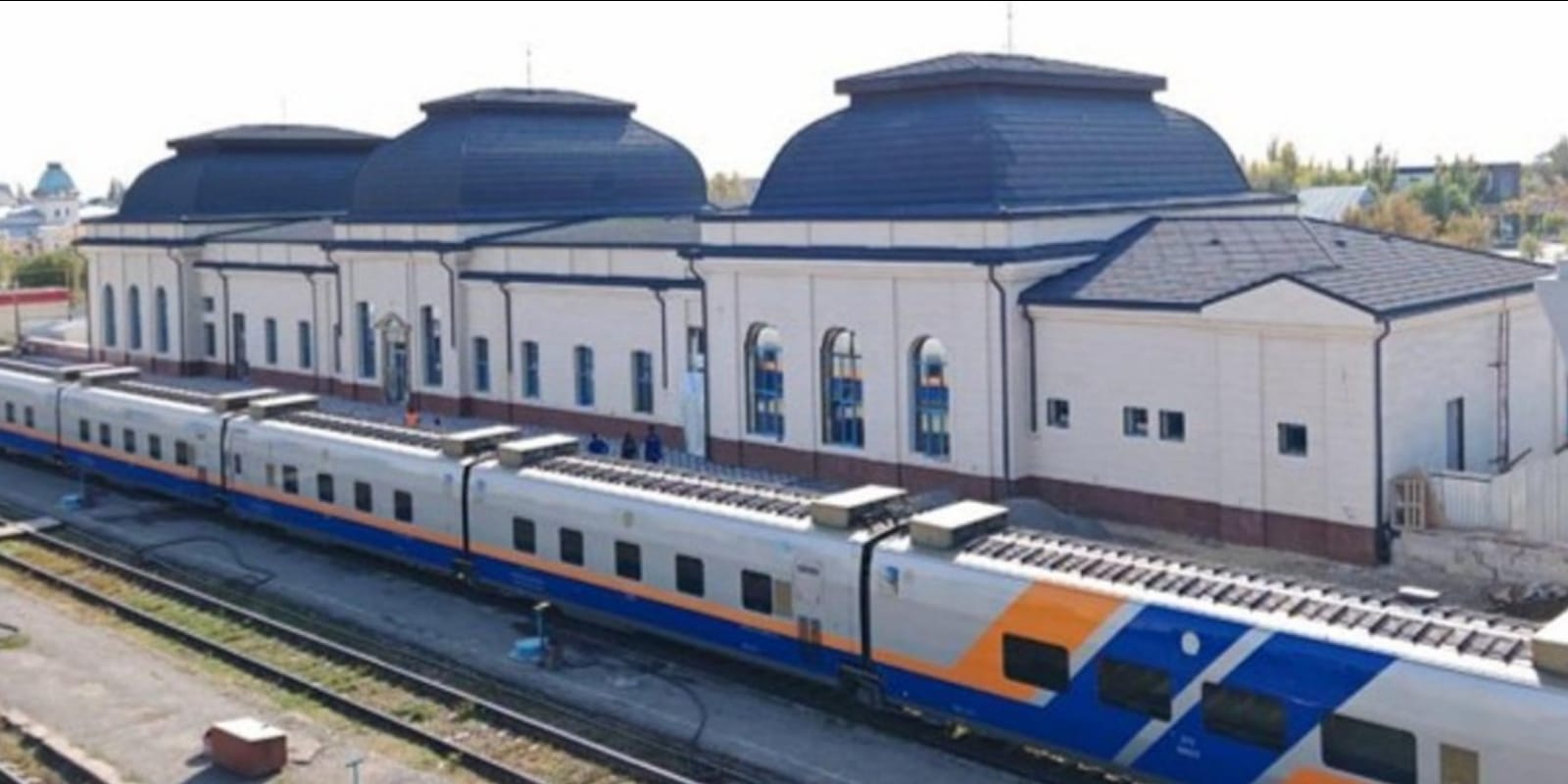 Реализация программы модернизации железнодорожных вокзалов продолжается в Казахстане.