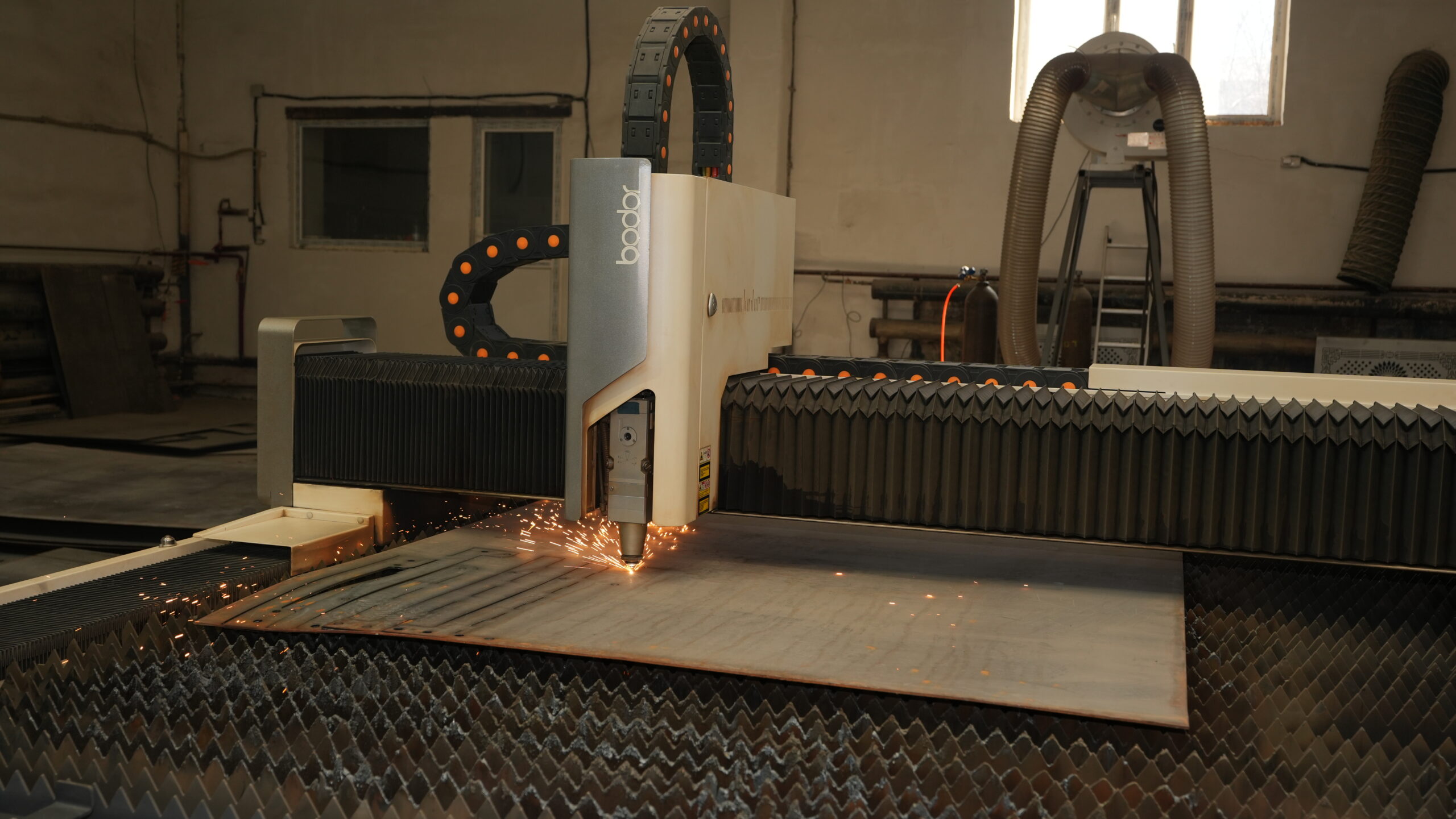 Глава МЧС ознакомился с развитием промышленного производства в Павлодаре