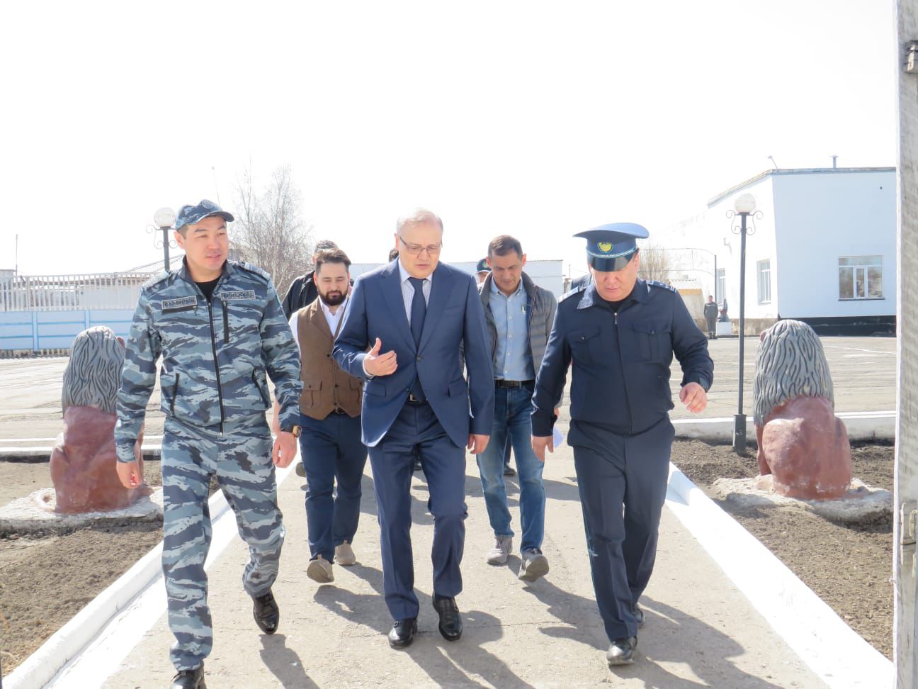 Рабочий визит: в учреждении №30 оценили медицинскую помощь осужденным