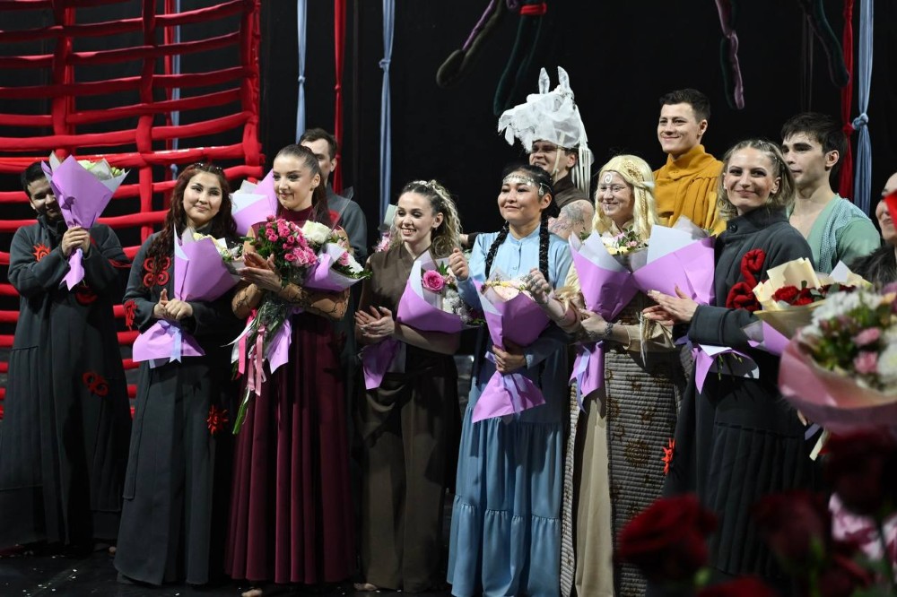 Аким области посетил премьеру этнопластического перформанса «Ботай» театра Sensitive