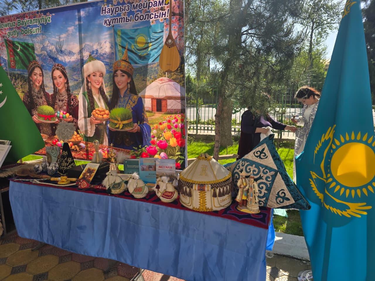 Традиции и культура Казахстана представлены  на празднике Наурыза в Душанбе
