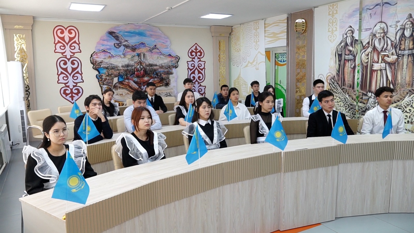 В школах Павлодарской области прошёл единый классный час