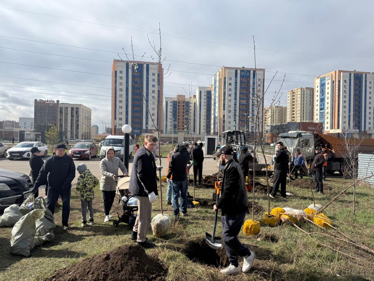 Около 30 тыс. человек и 100 тонн мусора: в Астане прошла масштабная экоакция «Таза қала»