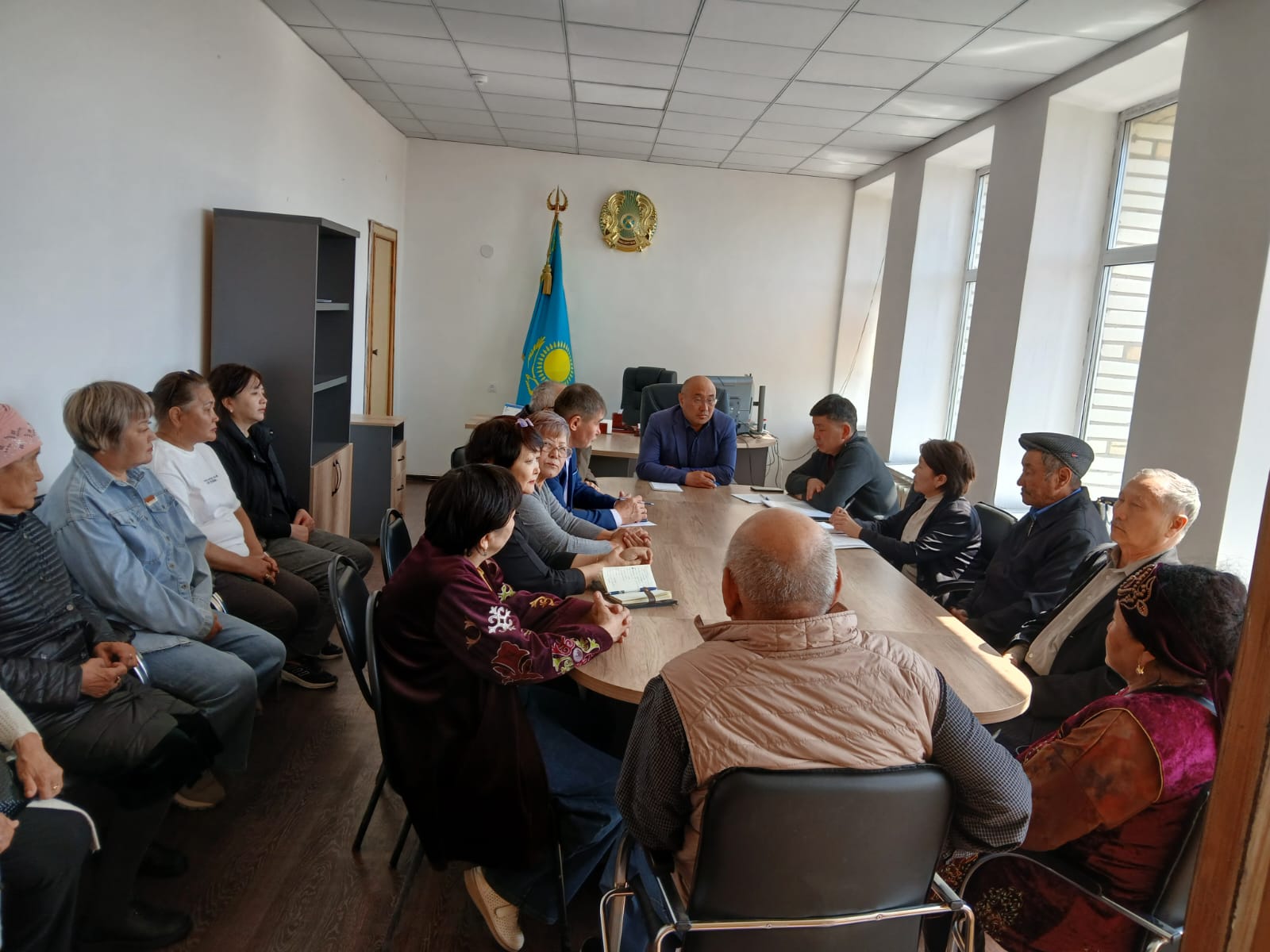 информационно-разъяснительная работа о социальной защите и услугах.