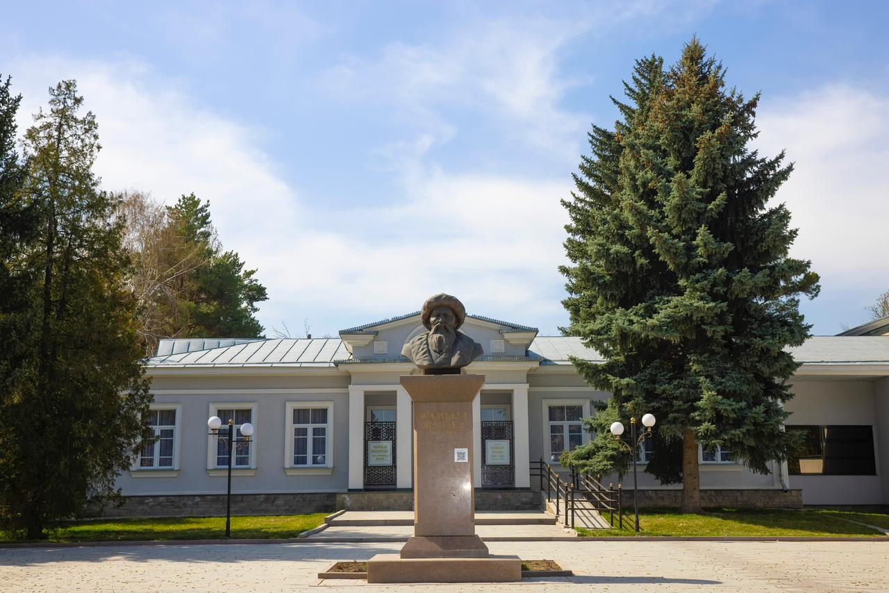 К 180-летию высажено 180 саженцев