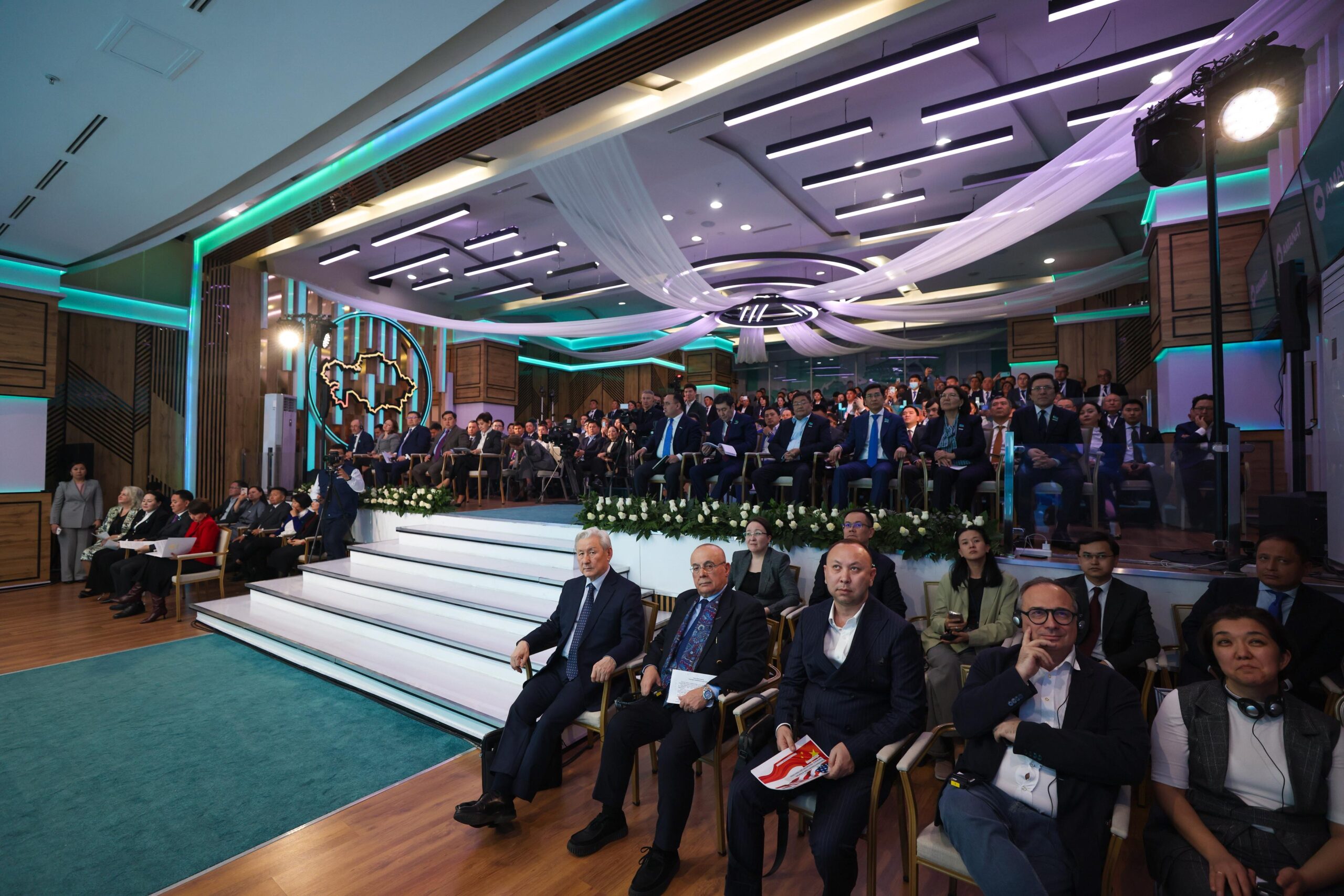 Аким области выступил с докладом на тему повышения качества местного управления