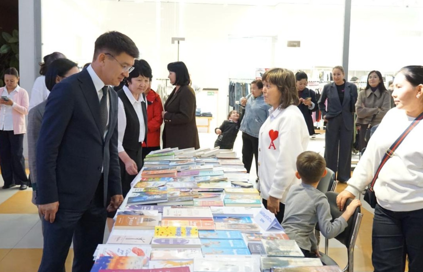 В Жетісу в рамках Национального дня книги провели масштабное мероприятие под названием «Кітап – ұлттың ұлы байлығы»