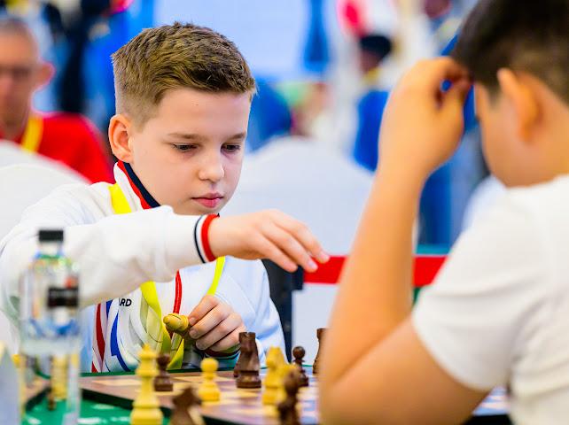Школьники из 19 стран примут участие в международном командном турнире по шахматам в Алматы