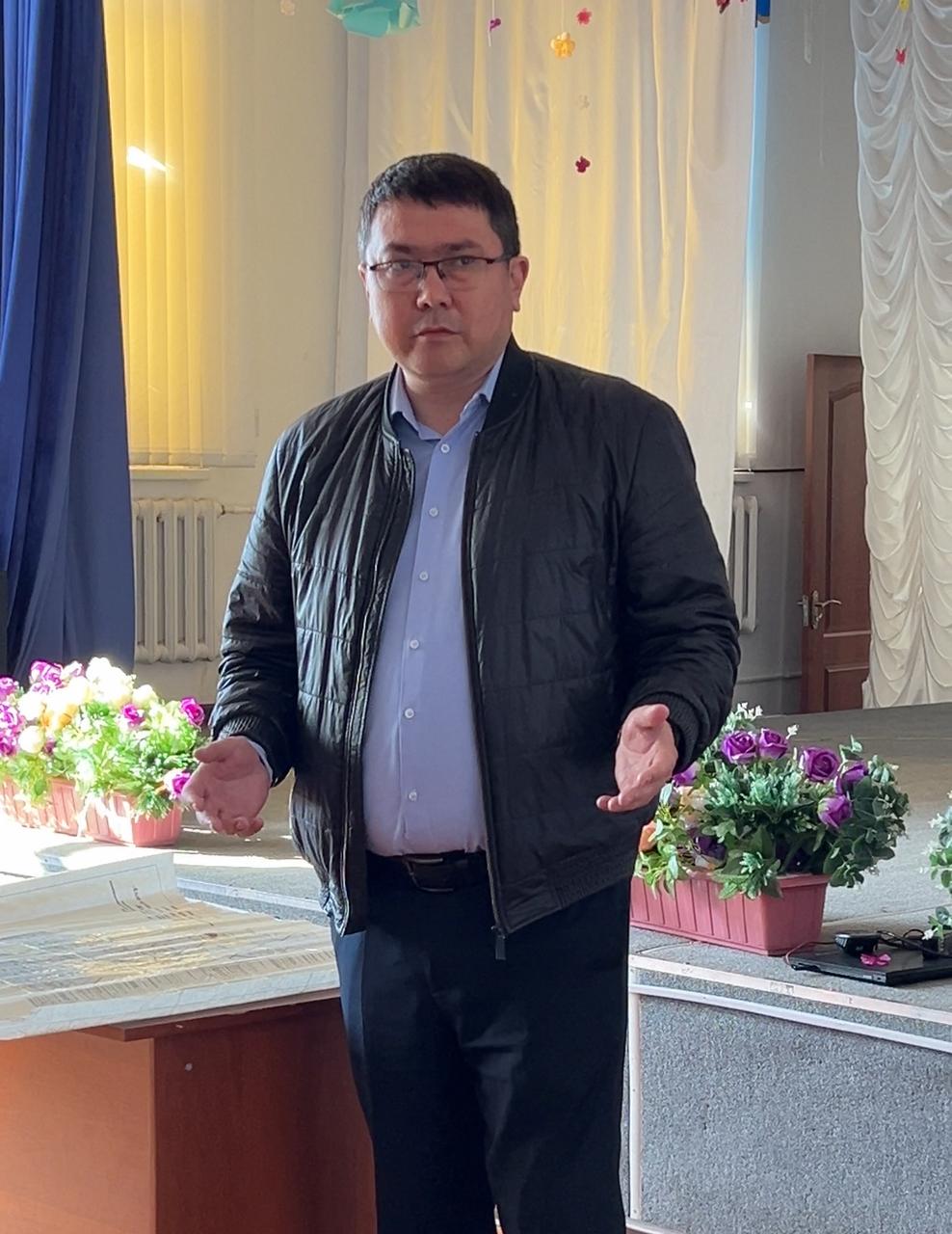 Под председательством акима Карагашского сельского округа Ғ.Ж. Каратаева состоялось важное совещание с участием жителей села и владельцев крестьянских хозяйств