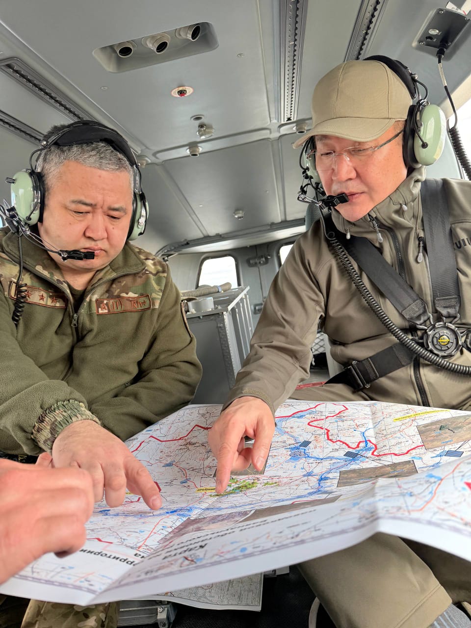 Аким области Асаин Байханов совершил облет Баянаульского района, ознакомился с ходом сброса воды с водохранилищ «Акжар» и «Каратока» Карагандинской области, а также оценил состояние лиманов