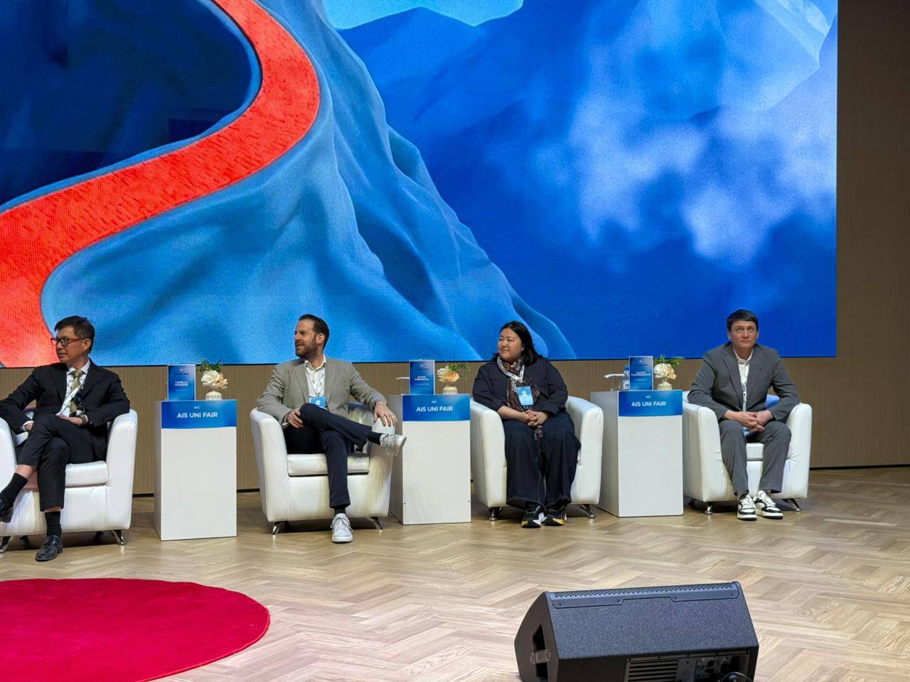 В Актау прошла образовательная ярмарка с участием более 30 университетов