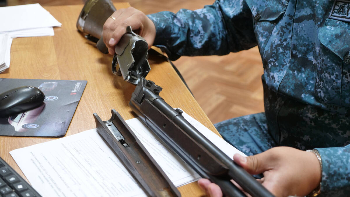 Полиция призывает граждан добровольно сдать незарегистрированное оружие