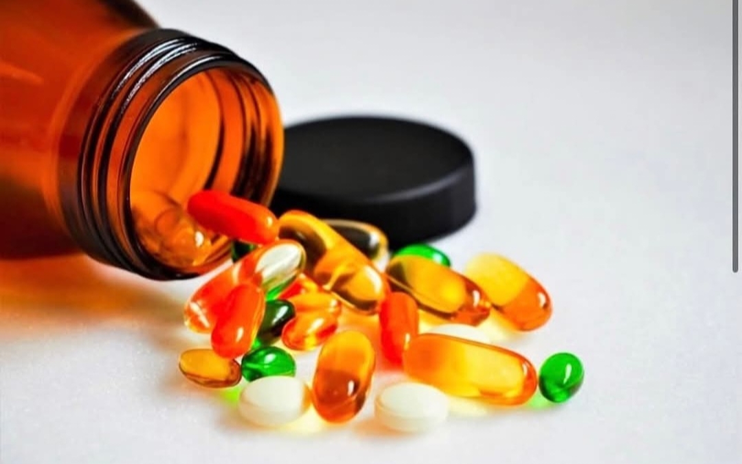 Биологически активные добавки – это добавки к продуктам, которые улучшают здоровье при регулярном употреблении, они содержат в себе компоненты натуральных или идентичных натуральным биологически активных веществ, чтобы обогатить ими рацион человека.