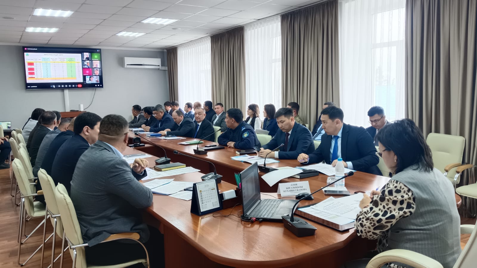 Под председательством акима района состоялось совещание