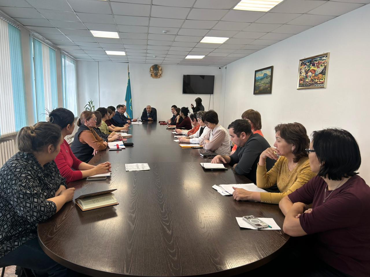 Круглый стол