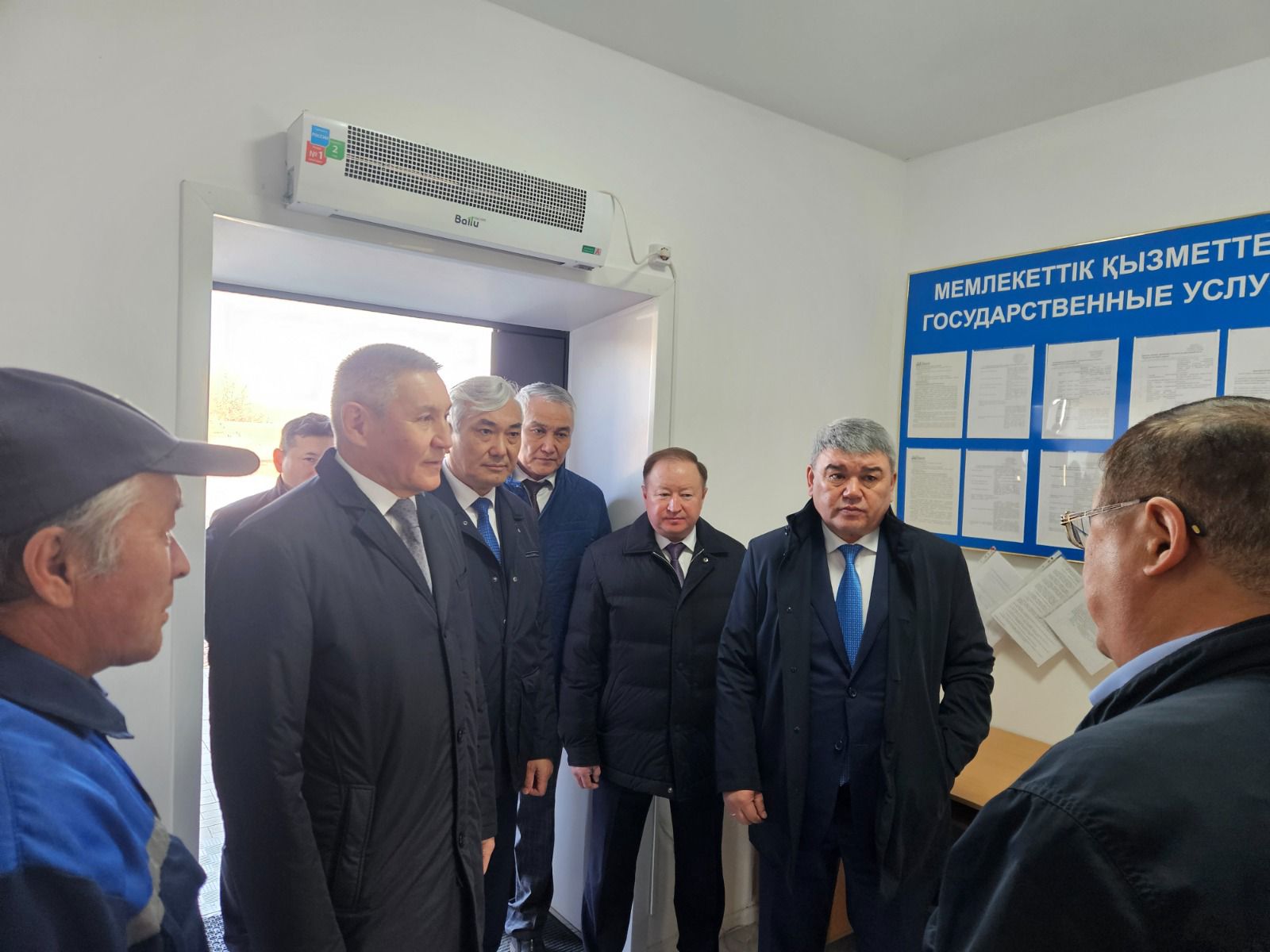 Вице-министр сельского хозяйства Бердалин А. Б. с рабочим визитом посетил ветеринарный пункт в селе Якорь Кызылжарского района