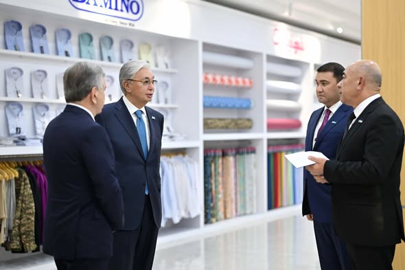🇰🇿🇺🇿Президенты Казахстана и Узбекистана посетили предприятие хлопково-текстильного кластера MERGANTEKS