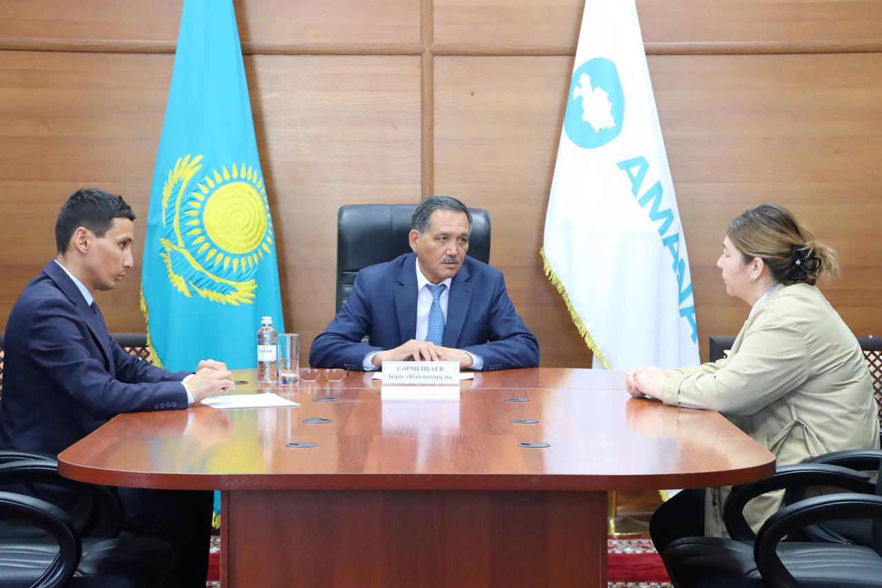 Аким района провел личный прием населения