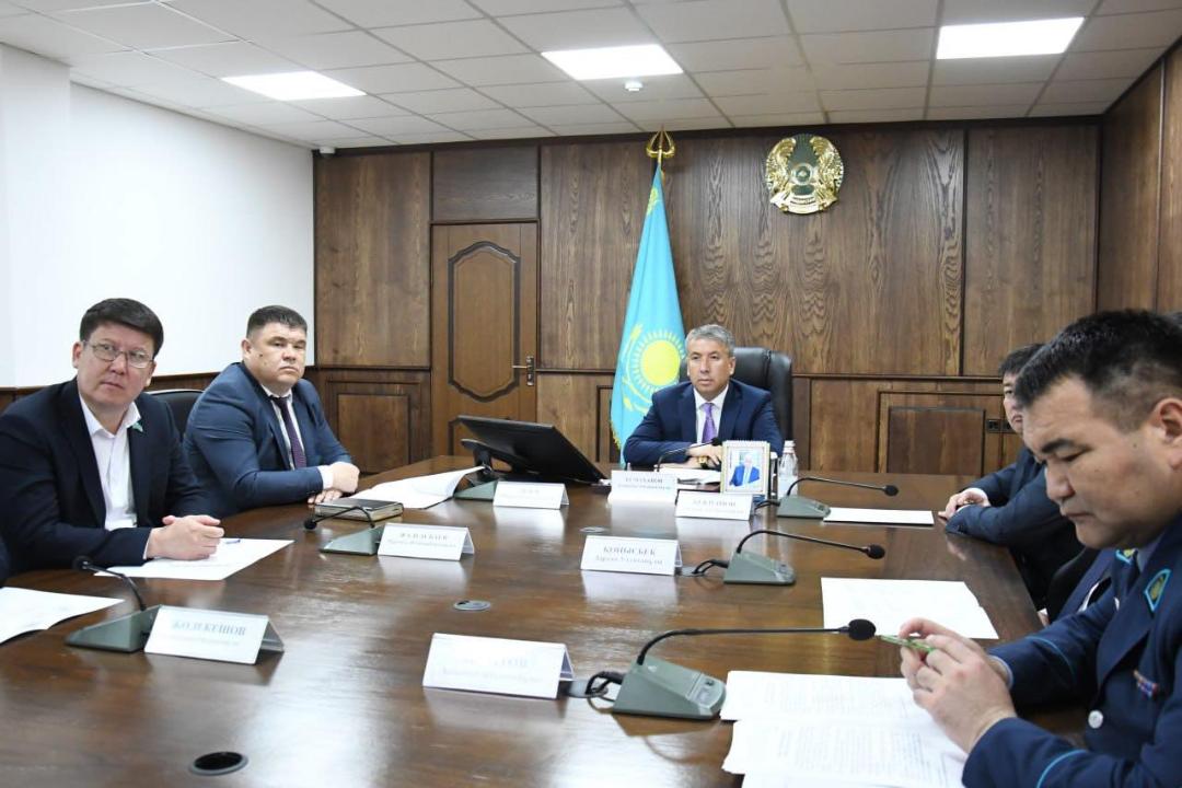 Рассмотрены вопросы профилактики наркомании и коррупции