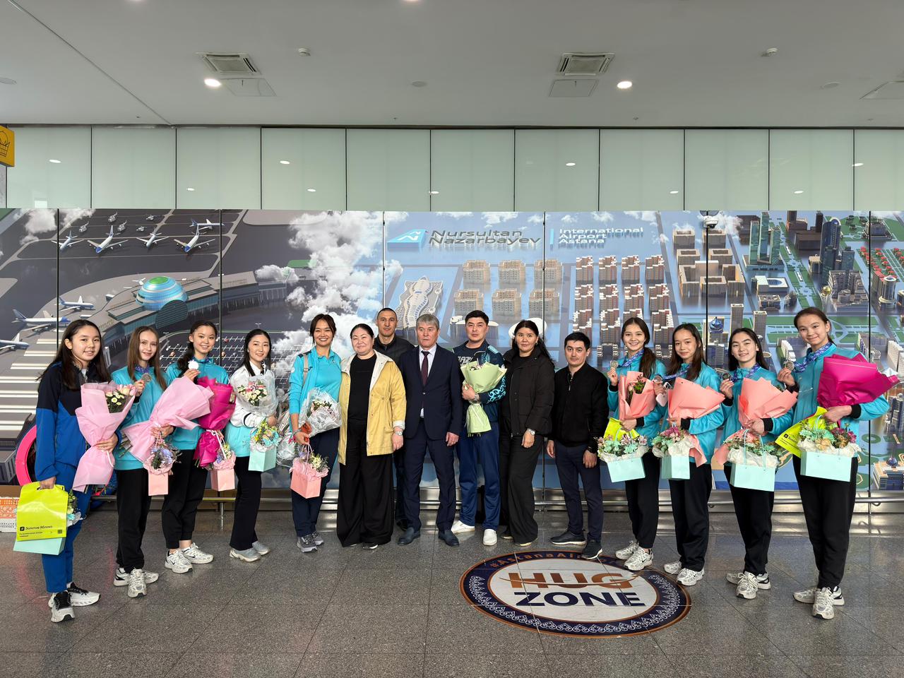 Столичные спортсменки, завоевавшие серебро на Кубке мира, вернулись на родину