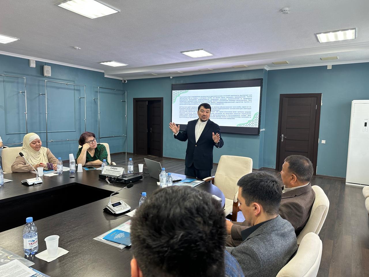 В Караганде проведен семинар для теологов и сотрудников правоохранительных органов