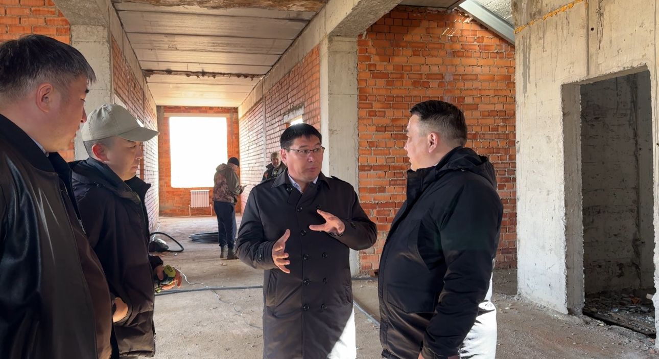 Аким района ознакомился с ходом строительства краеведческого музея в селе Зеренда