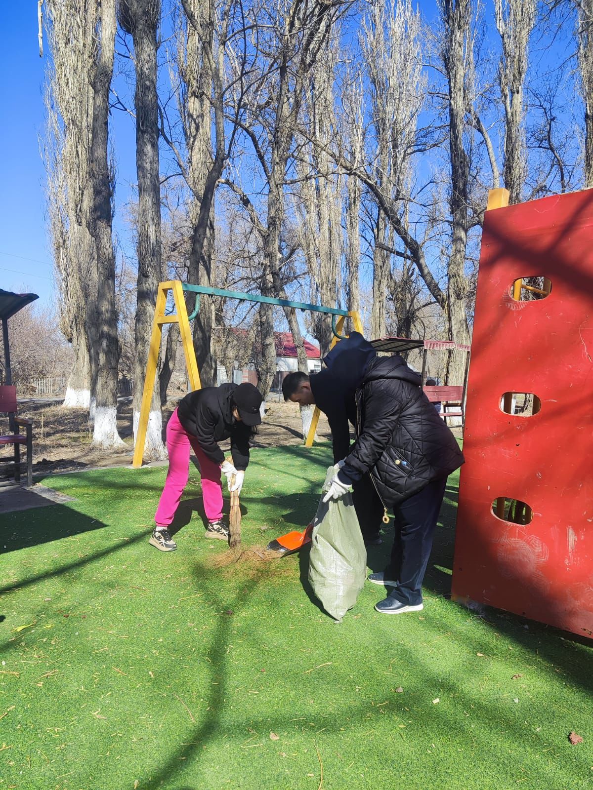 Была организована акция чистоты “Таза бейсенбі”.
