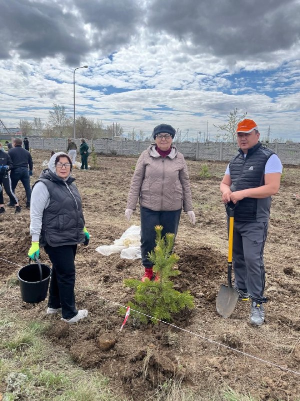 Коллектив Жаркаинского районного маслихата приняли участие в республиканской акции «Таза Казахстан».