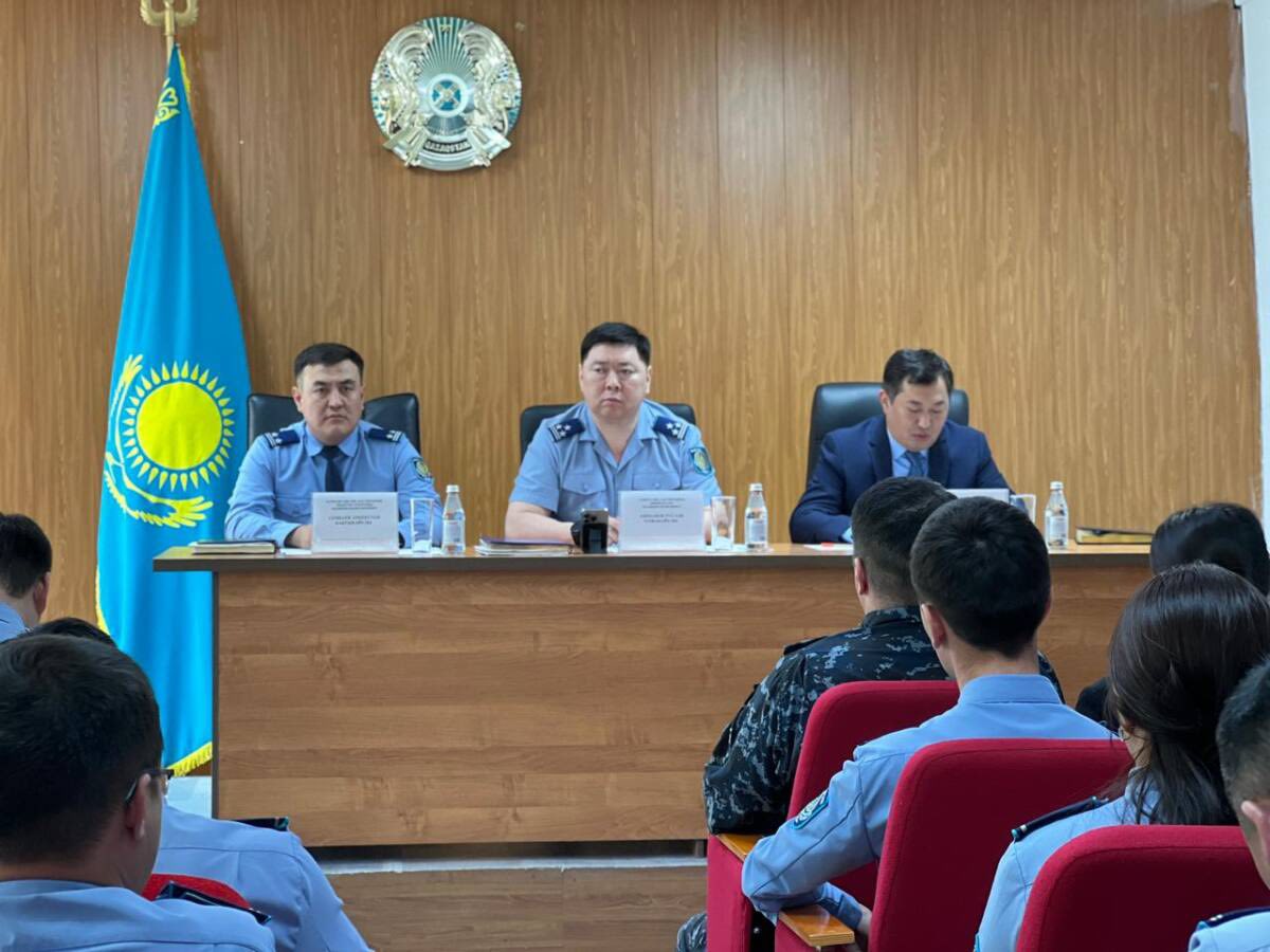 В Атырауской области сотрудники полиции обсудили вопросы порядка и законности