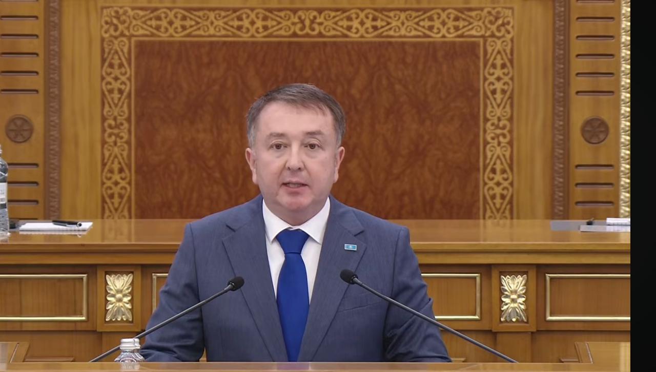 Министр юстиции представил в Мажилисе проект конституционного закона «О Президенте»