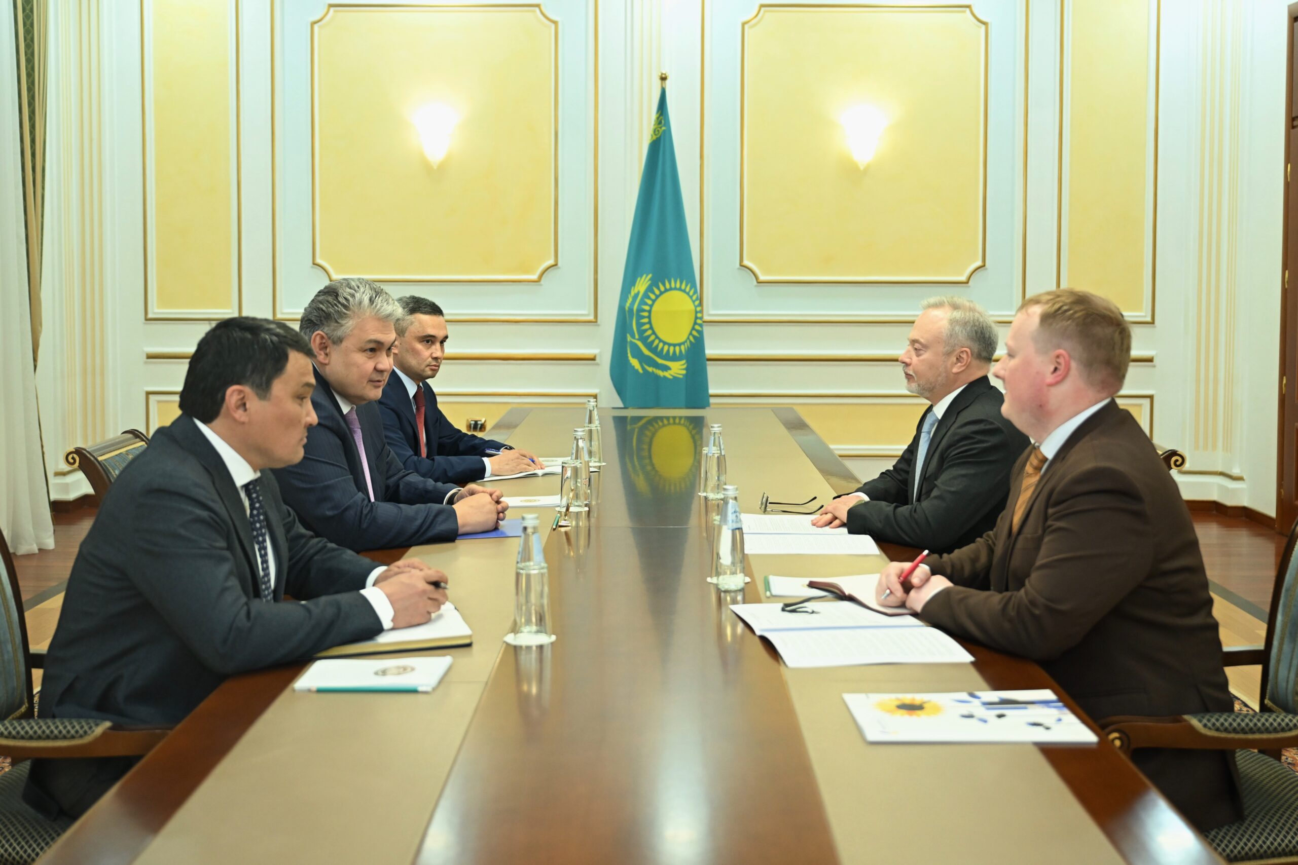 Глава МИД Казахстана принял Посла Украины